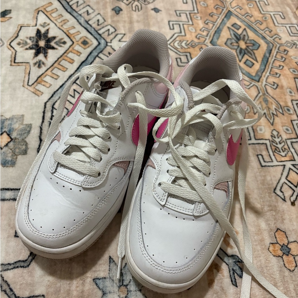 Nike Women's White and Pink Sneakers